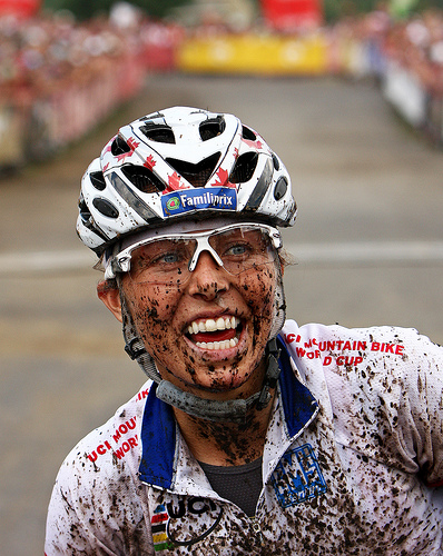 10 passi per convincere una donna a salire su una Mountain Bike